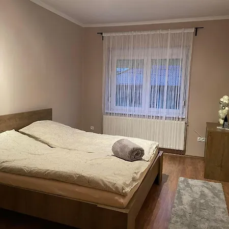Baratsag Forever Vendeghaz 아파트 에게르